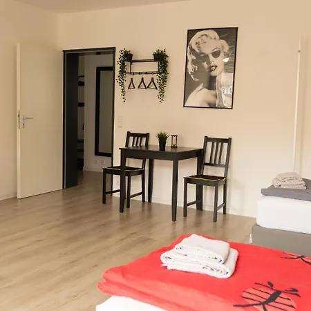 2 Zimmer In *