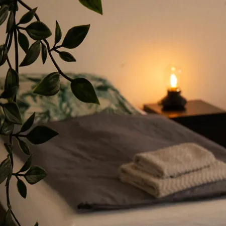 2 Zimmer In Apartment *